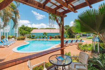 هتل Bay Gardens Marina Haven