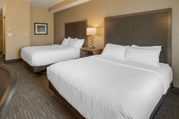هتل Best Western Plus Chena River Lodge