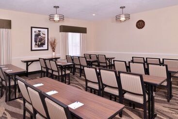 هتل Best Western Plus Frontier Inn