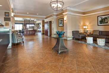 هتل Best Western Plus Frontier Inn