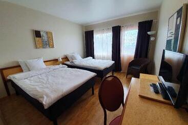 هتل Best Western Plus Frontier Inn