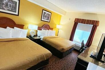 Chocolate Express Hotel & Suites Hershey