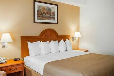 Chocolate Express Hotel & Suites Hershey