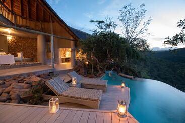 هتل Clifftop Exclusive Safari Hideaway