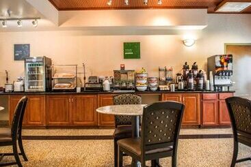 هتل Comfort Inn & Suites Panama City   St Andrew