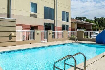 هتل Comfort Inn & Suites Panama City   St Andrew
