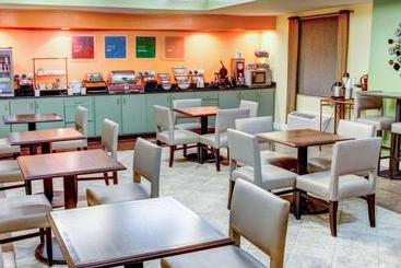 هتل Comfort Inn Near Casino