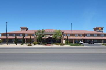 هتل Comfort Inn & Suites Las Cruces Mesilla