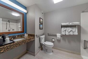 هتل Garner Oklahoma City Quail Springs By Ihg