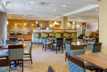 酒店 Comfort Suites Amish Country