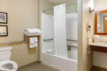 酒店 Comfort Suites Amish Country