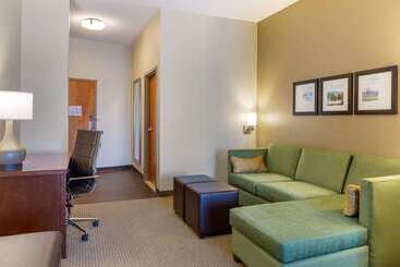 酒店 Comfort Suites Amish Country