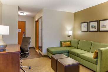 酒店 Comfort Suites Amish Country
