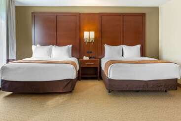 هتل Comfort Suites Amish Country