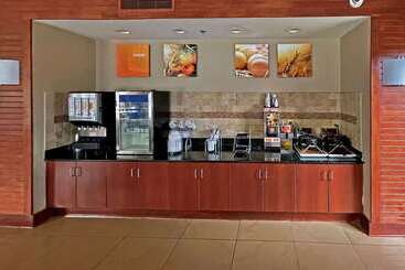 هتل Comfort Suites Augusta Riverwatch