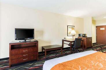 Отель Comfort Suites Beaumont I10
