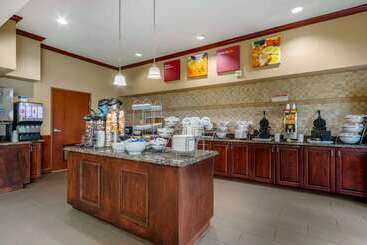 هتل Comfort Suites Central