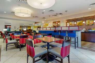 هتل Comfort Suites Charleston West Ashley