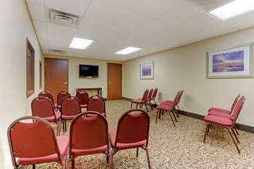 هتل Comfort Suites Charleston West Ashley