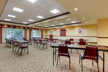 هتل Comfort Suites Charleston West Ashley
