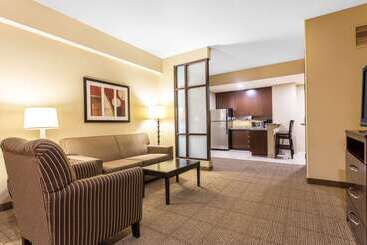 هتل Comfort Suites Charleston West Ashley