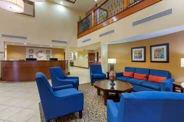 هتل Comfort Suites Charleston West Ashley