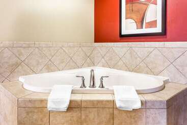 هتل Comfort Suites Charleston West Ashley