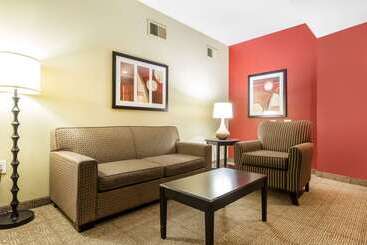 هتل Comfort Suites Charleston West Ashley