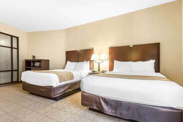 هتل Comfort Suites Charleston West Ashley