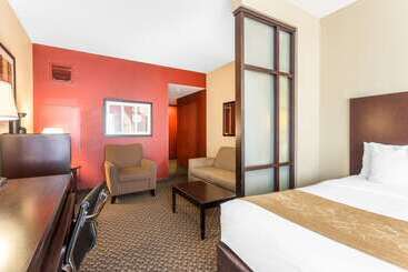 هتل Comfort Suites Charleston West Ashley