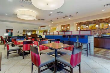 هتل Comfort Suites Charleston West Ashley