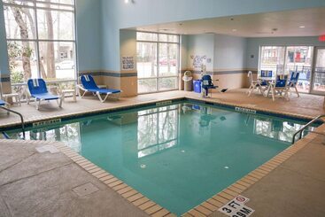 هتل Comfort Suites Charleston West Ashley