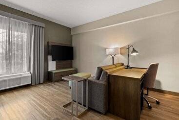 هتل Comfort Suites Charleston West Ashley