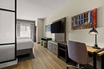 هتل Comfort Suites Charleston West Ashley