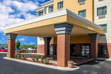 هتل Comfort Suites Cincinnati North