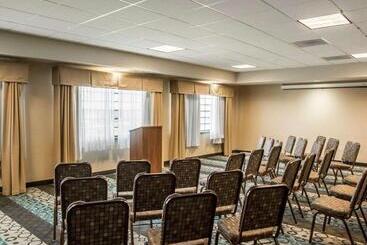 هتل Comfort Suites Cincinnati North