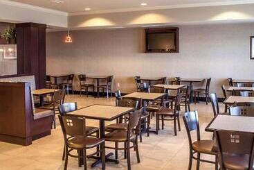 هتل Comfort Suites Cincinnati North