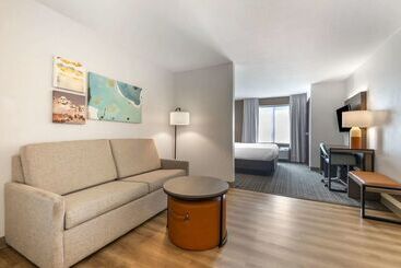 هتل Comfort Suites Conference Center Rapid City