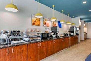 هتل Comfort Suites Conference Center Rapid City