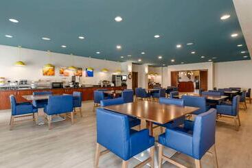 هتل Comfort Suites Conference Center Rapid City