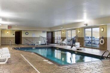 هتل Comfort Suites Conference Center Rapid City