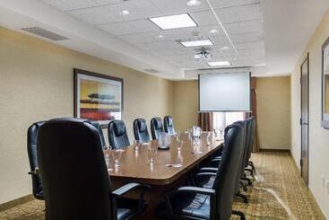 هتل Comfort Suites Conference Center Rapid City