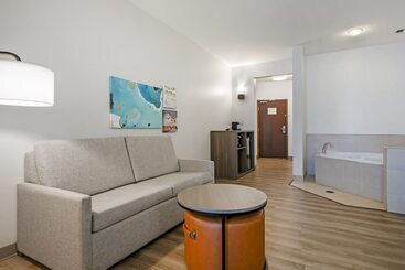 هتل Comfort Suites Conference Center Rapid City