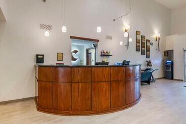 هتل Comfort Suites Conference Center Rapid City