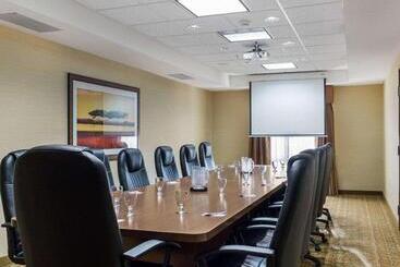 هتل Comfort Suites Conference Center Rapid City