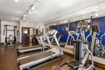 هتل Comfort Suites Conference Center Rapid City