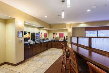 هتل Comfort Suites East Lincoln   Mall Area