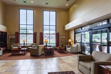 هتل Comfort Suites East Lincoln   Mall Area