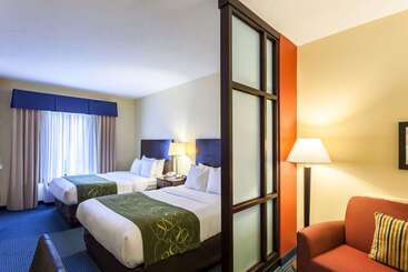 هتل Comfort Suites East Lincoln   Mall Area