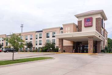 هتل Comfort Suites East Lincoln   Mall Area